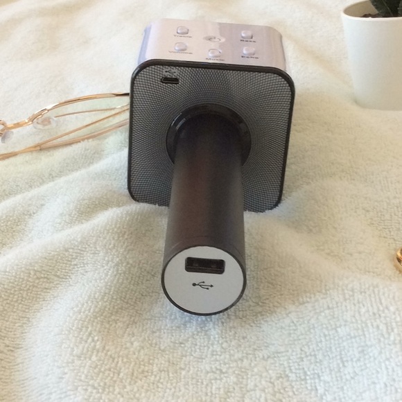 🌸Fun Bluetooth microphone! *Free Shipping!* 💕 - Picture 5 of 6